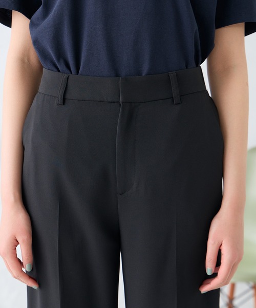 a.v.v（アーヴェヴェ）の「［支持率NO.1/接触冷感/速乾/UVカット/イージーケア］スッキリ見えストレートパンツ（スラックス・レディース・グレイッシュベージュ/ライトピンク/ブラック/ネイビー・SMALL/X-SMALL/X-LARGE/LARGE/MEDIUM）」の7枚目の写真