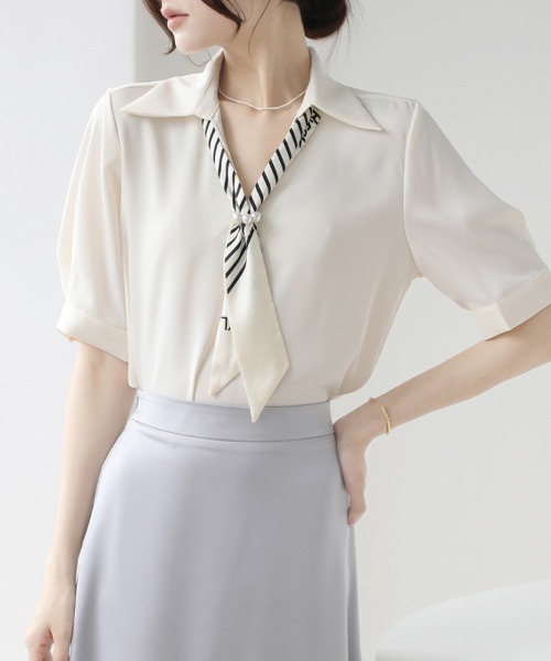 ReRe(リリ)の「スカーフ風デザインブラウス(シャツ/ブラウス・レディース・オフホワイト/ライトグリーン・MEDIUM/LARGE/X-LARGE)」の13枚目の写真