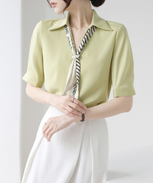 ReRe(リリ)の「スカーフ風デザインブラウス(シャツ/ブラウス・レディース・オフホワイト/ライトグリーン・MEDIUM/LARGE/X-LARGE)」の5枚目の写真