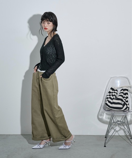 THE YOn(ザヨン)の「シアーリブサマーニットVネックカーデ(カーディガン/ボレロ・レディース・グレー/ブラック/アイボリー/レッド・FREE)」の14枚目の写真