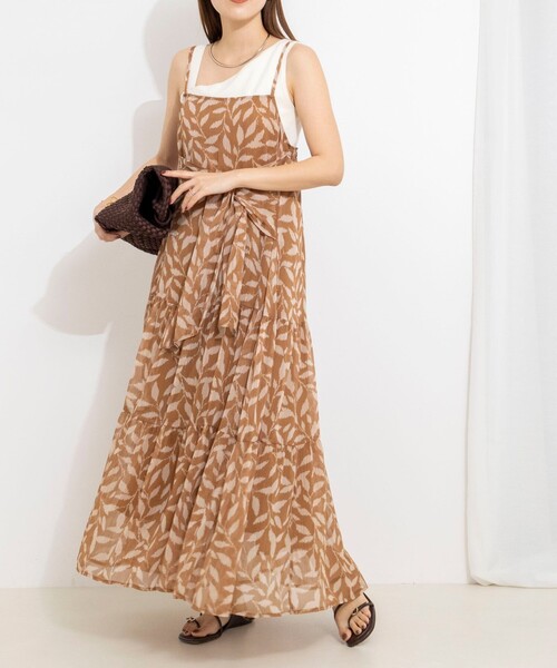 NOLLEY’S(ノーリーズ)の「【Import Fabric】ウォッシャブル楊柳リーフ柄ウエストリボンワンピース(ワンピース・レディース・グレー系その他/ブラウン系その他・38)」の2枚目の写真