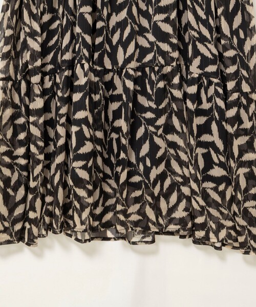 NOLLEY’S(ノーリーズ)の「【Import Fabric】ウォッシャブル楊柳リーフ柄ウエストリボンワンピース(ワンピース・レディース・グレー系その他/ブラウン系その他・38)」の20枚目の写真