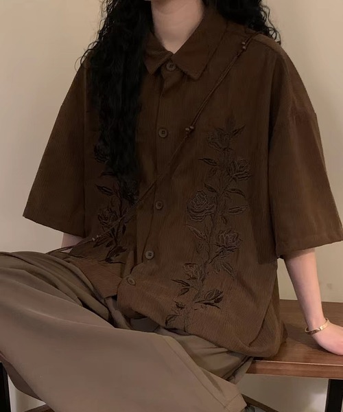 TOBEE（トゥビー）の「【TOBEE】ビンテージ加工 コーデュロイ 刺繍 キューバシャツ 半袖（シャツ/ブラウス・メンズ・ブラウン/ブラック・MEDIUM/X-LARGE/LARGE）」の9枚目の写真