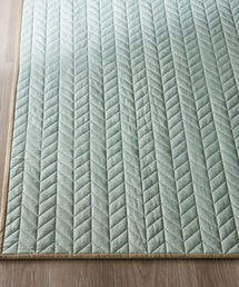 BELLE MAISON DAYS（ベルメゾンデイズ）の「ヘリンボンキルトのさらっと素材のキルトラグ（ラグ/マット）」