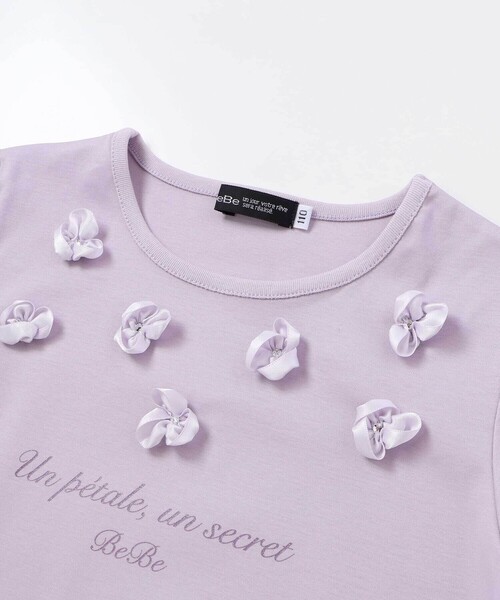 BeBe(ベベ)の「サテンフラワーモチーフポンチ半袖Tシャツ(Tシャツ/カットソー・キッズ・パープル/ホワイト・130cm/140cm/150cm/120cm)」の11枚目の写真