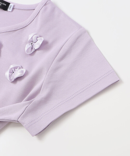 BeBe(ベベ)の「サテンフラワーモチーフポンチ半袖Tシャツ(Tシャツ/カットソー・キッズ・パープル/ホワイト・130cm/140cm/150cm/120cm)」の15枚目の写真