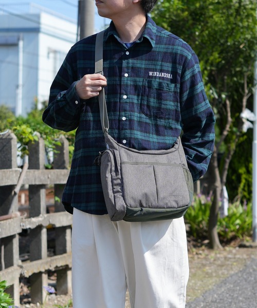 COLEMAN(コールマン)の「【Coleman / コールマン】クールショルダーSM(ショルダーバッグ・メンズ・ブラック系その他/グレー系その他/グリーン/ブルー系その他/ブラック系その他2/ベージュ系その他/ブラック・FREE)」の4枚目の写真