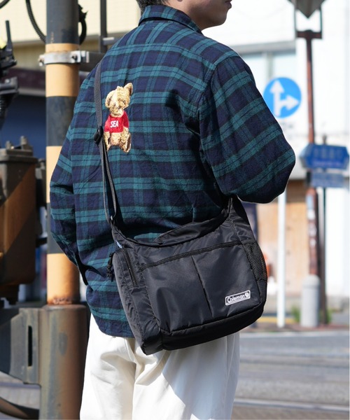 COLEMAN(コールマン)の「【Coleman / コールマン】クールショルダーSM(ショルダーバッグ・メンズ・ブラック系その他/グレー系その他/グリーン/ブルー系その他/ブラック系その他2/ベージュ系その他/ブラック・FREE)」の1枚目の写真