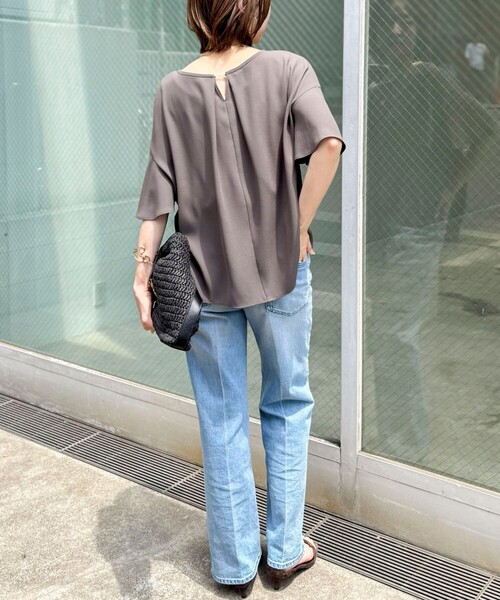 NOLLEY’S(ノーリーズ)の「【WEB限定】ウォッシャブルストレッチジョーゼットラッフル袖ブラウス(シャツ/ブラウス・レディース・オフホワイト/チャコールグレー/ブラウン/ネイビー・38)」の13枚目の写真