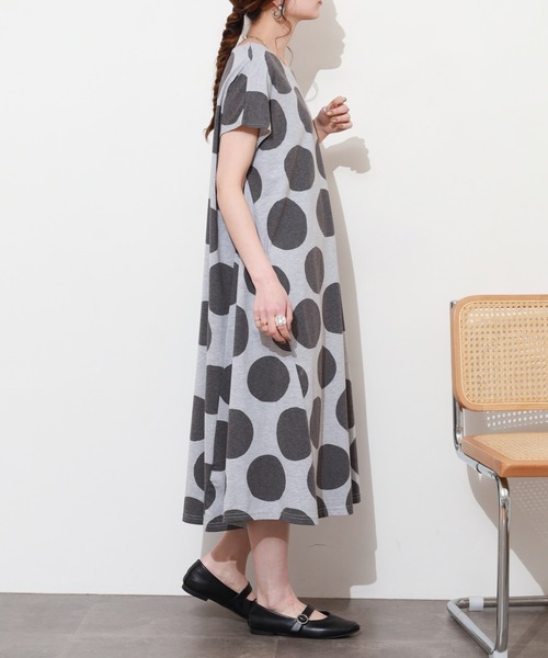 BARNDOOR(バーンドア)の「天竺フレアーOP 26SS 半袖(ワンピース・レディース・ベージュ系2/オートミール/イエロー系/ネイビー系2/ネイビー系/ブラック・FREE)」の11枚目の写真