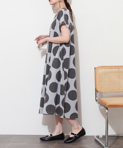 BARNDOOR(バーンドア)の「天竺フレアーOP 26SS 半袖(ワンピース・レディース・ベージュ系2/オートミール/イエロー系/ネイビー系2/ネイビー系/ブラック・FREE)」の7枚目の写真