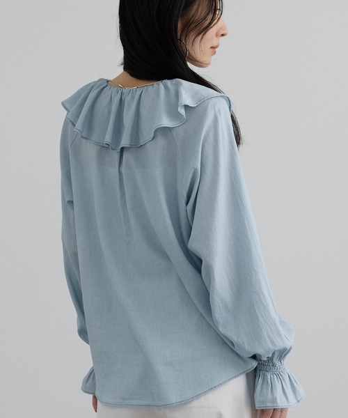 SALON adam et rope'（サロン アダム エ ロペ）の「【WEB限定】ライトデニムフリルカラーシャツ（シャツ/ブラウス・レディース・サックスブルー/ベージュ系その他・FREE）」の12枚目の写真