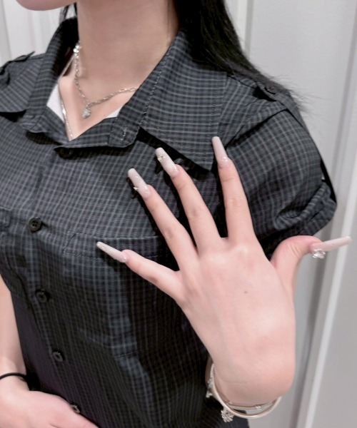 Never mind the XU / Chikashitsu+(ネバーマインド ザ エックスユー / チカシツプラス)の「【nmtc+】Roll-Up Check Shirt / 【エヌエムティーシープラス】ロールアップチェック半袖シャツ(シャツ/ブラウス・レディース・ブラック・ONE SIZE)」の13枚目の写真