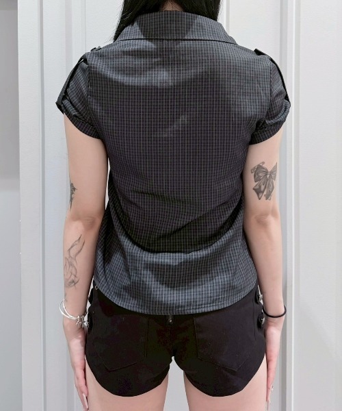 Never mind the XU / Chikashitsu+(ネバーマインド ザ エックスユー / チカシツプラス)の「【nmtc+】Roll-Up Check Shirt / 【エヌエムティーシープラス】ロールアップチェック半袖シャツ(シャツ/ブラウス・レディース・ブラック・ONE SIZE)」の12枚目の写真