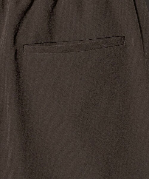 UNITED ARROWS(ユナイテッドアローズ)の「DotAir ドットエア オールギャザー ワイド ショーツ 吸水速乾 タテストレッチ(その他パンツ・メンズ・ブラック/ダークブラウン・L/M/S)」の4枚目の写真