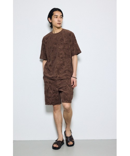 AZUL by moussy（アズールバイマウジー）の「【セットアップ対応】ボタニカルパイルトップス（Tシャツ/カットソー・メンズ・カーキ/ブラウン・MEDIUM/LARGE）」の5枚目の写真