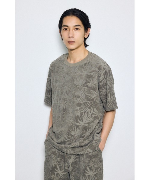 AZUL by moussy（アズールバイマウジー）の「【セットアップ対応】ボタニカルパイルトップス（Tシャツ/カットソー・メンズ・カーキ/ブラウン・MEDIUM/LARGE）」の13枚目の写真