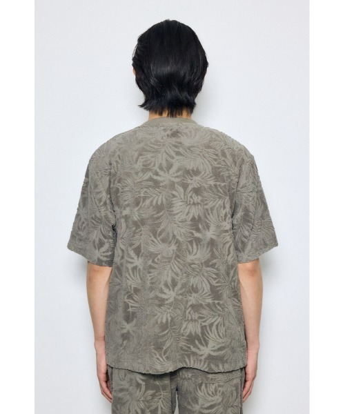 AZUL by moussy（アズールバイマウジー）の「【セットアップ対応】ボタニカルパイルトップス（Tシャツ/カットソー・メンズ・カーキ/ブラウン・MEDIUM/LARGE）」の17枚目の写真
