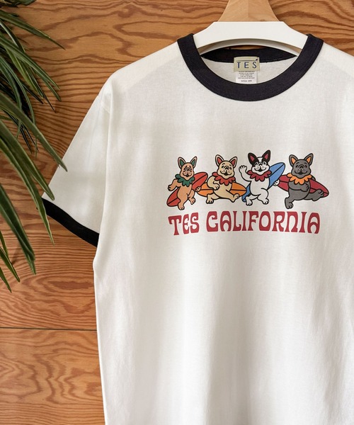 The Endless Summer(エンドレスサマー)の「【WEB / FLAG SHOP限定】SURF BUDDIES RINGER T-SHIRT /リンガー半袖Tシャツ(Tシャツ/カットソー・メンズ・ダークグリーン/ワイン/ブラック/グレー/ブルーグレー・LARGE/MEDIUM/SMALL/X-LARGE)」の1枚目の写真