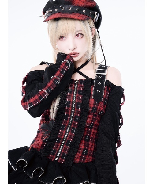 Grrr the Lipper(ガルルザリッパー)の「『Grrr the Lipper/ガルル・ザ・リッパー』結ンデ刻ンデ追イ詰メテ オフショル(その他トップス・レディース・ブラック×ホワイト/ブラック×レッド・FREE)」の5枚目の写真