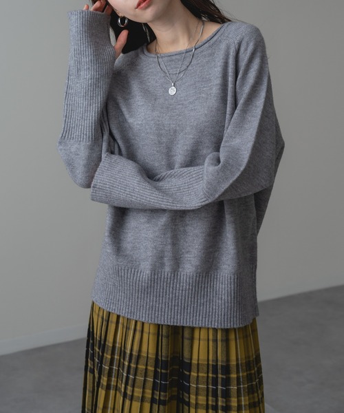 refinedworks(リファインドワークス)の「【refinedworks】袖リブ 使いで手元まで華奢見え! アームウオーマー カラー ニット(ニット/セーター・レディース・グリーン/レッド/グレー・FREE)」の2枚目の写真