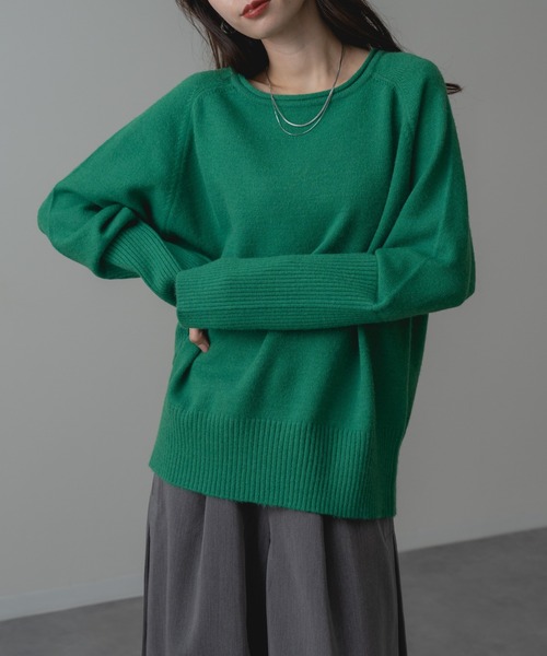 refinedworks(リファインドワークス)の「【refinedworks】袖リブ 使いで手元まで華奢見え! アームウオーマー カラー ニット(ニット/セーター・レディース・グリーン/レッド/グレー・FREE)」の3枚目の写真