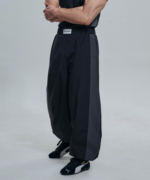 TOLANCE(トランス)の「エリートワイドカーブドジョガーパンツ - ブラック(スウェットパンツ・メンズ・ブラック・LARGE/MEDIUM/XX-LARGE/X-LARGE)」の4枚目の写真