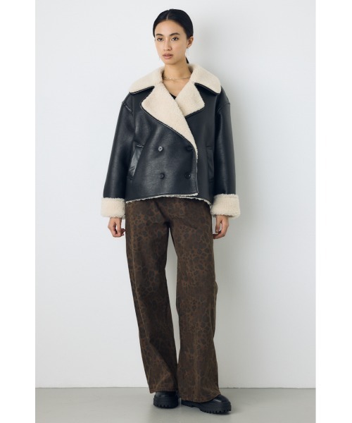 AZUL by moussy（アズールバイマウジー）の「【不動の人気アウターがついに予約開始】フェイクムートンボアライダースジャケット　秋服　冬服（ブルゾン・レディース・ベージュ/ブラック・MEDIUM/SMALL）」の7枚目の写真