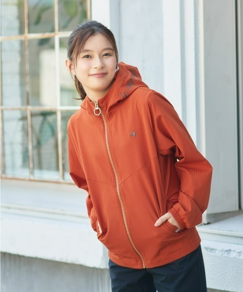 le coq sportif(ルコックスポルティフ)の「ルコックスポルティフ ストレッチリブクロスジャケット(ナイロンジャケット・レディース・レッド/ネイビー/ホワイト系その他・M/XL/L/S)」の1枚目の写真