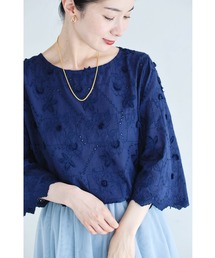 （紺）上品ネイビーの立体花刺繍ブラウストップス