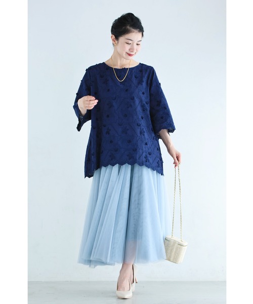 cawaii（カワイイ）の「（紺）上品ネイビーの立体花刺繍ブラウストップス（シャツ/ブラウス・レディース・ネイビー・FREE）」の5枚目の写真