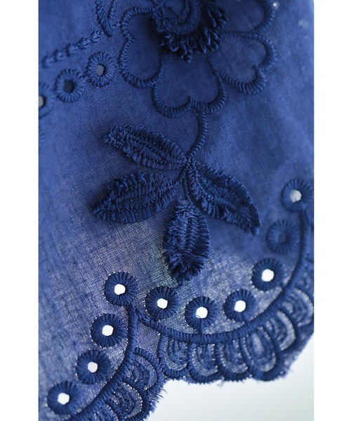 cawaii（カワイイ）の「（紺）上品ネイビーの立体花刺繍ブラウストップス（シャツ/ブラウス・レディース・ネイビー・FREE）」の10枚目の写真