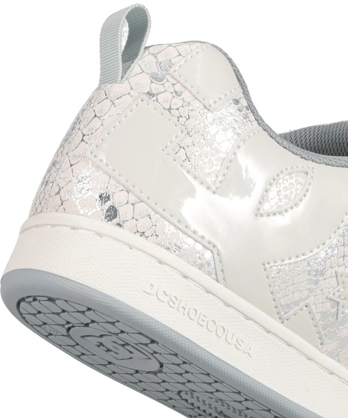 DC SHOES(ディーシーシューズ)の「DC SHOES ウィメンズ WS COURT GRAFFIK SD シューズ 【2026年秋冬モデル】/レディースパイソン柄・ボアスニーカー(スニーカー・レディース・ホワイト系その他/ブラック系その他・23cm/23.5cm/24cm/24.5cm/25cm)」の17枚目の写真