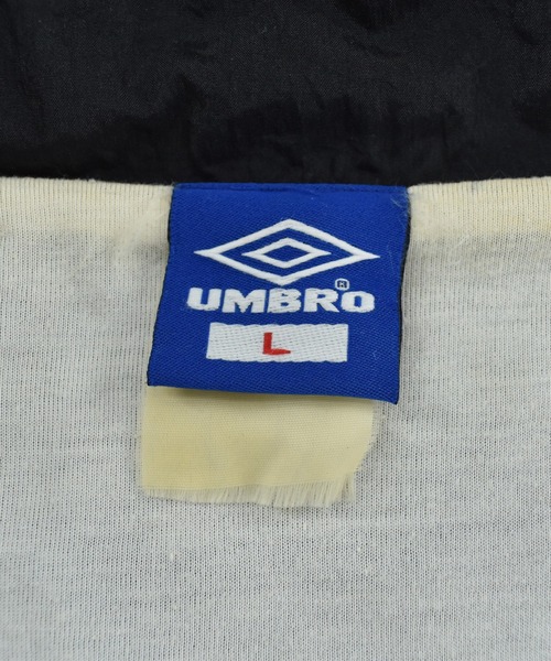 UMBRO（アンブロ）の「【USED】90’s UMBRO ナイロン トラックジャケット（ナイロンジャケット・メンズ・ブラック・LARGE）」の4枚目の写真