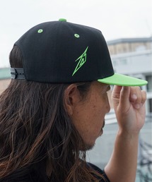 METALLICA（メタリカ）の「Metallica/メタリカ And Justice For All CAP キャップ スナップバック フラットバイザー バイカラー 配色 ツートン バンド メンズ レディース 2026年 秋 秋服 冬 冬服（キャップ）」