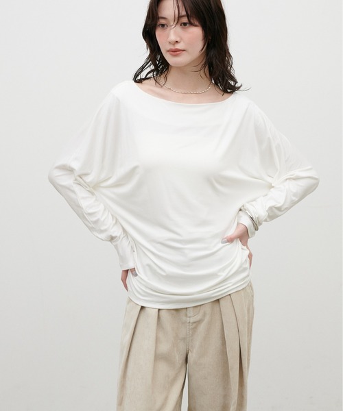 LARUTA(ラルータ)の「【LARUTA】とろみドルマンカットソープルオーバー(Tシャツ/カットソー・レディース・オフホワイト/その他1/ブラック/ダークブラウン・FREE)」の2枚目の写真