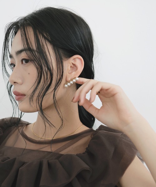 LIAN(リアン)の「ストレートラインパールピアス(ピアス(両耳用)・レディース・シルバー/ゴールド・FREE)」の4枚目の写真