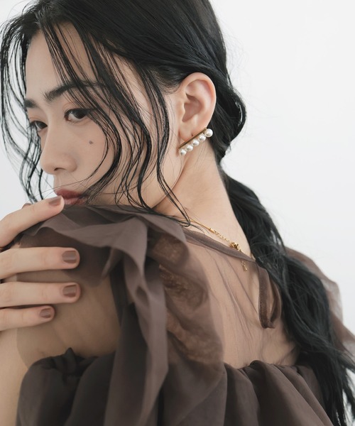 LIAN(リアン)の「ストレートラインパールピアス(ピアス(両耳用)・レディース・シルバー/ゴールド・FREE)」の6枚目の写真