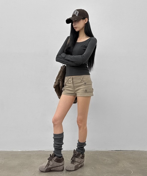 BLACKUP（ブラックアップ）の「[MADE] リブラステッチ起毛ワイドUネック長袖Tシャツ（Tシャツ/カットソー・レディース・オリーブ/レッド/クリーム/チャコール・FREE）」の17枚目の写真