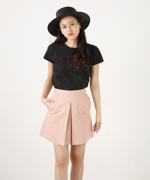 MOUSSY（マウジー）の「TUCK MINI SK（スカート・レディース・ベージュ/ネイビー/ピンク/ホワイト・2/1/0）」の4枚目の写真