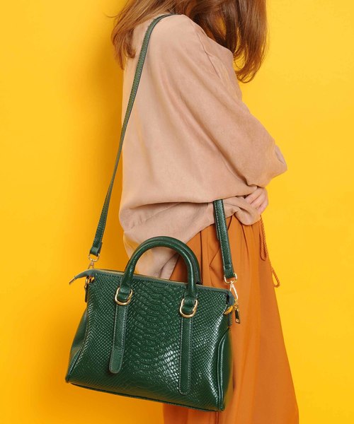 PLAIN CLOTHING（プレーンクロージング）の「型押しハンドバッグ【PLAIN CLOTHING】（ハンドバッグ・レディース・ブラック/ベージュ/グレー/グリーン/レッド・FREE）」の4枚目の写真