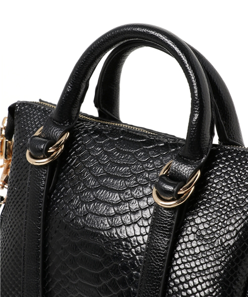 PLAIN CLOTHING（プレーンクロージング）の「型押しハンドバッグ【PLAIN CLOTHING】（ハンドバッグ・レディース・ブラック/ベージュ/グレー/グリーン/レッド・FREE）」の17枚目の写真