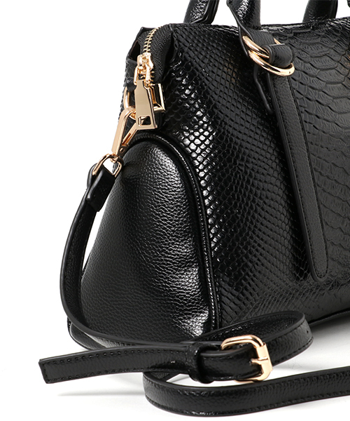 PLAIN CLOTHING（プレーンクロージング）の「型押しハンドバッグ【PLAIN CLOTHING】（ハンドバッグ・レディース・ブラック/ベージュ/グレー/グリーン/レッド・FREE）」の18枚目の写真