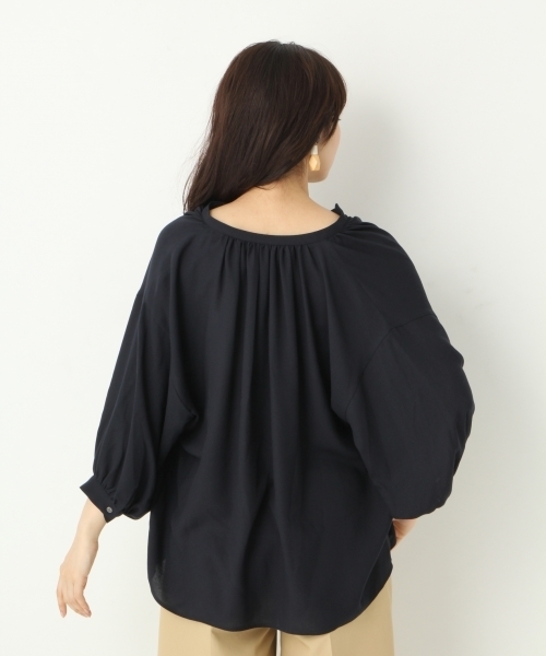 A part by（アパートバイ）の「Rギャザースキッパーブラウス　749995 （シャツ/ブラウス・レディース・ネイビー/ホワイト/テラコッタ/ブルー/ベージュ・FREE）」の14枚目の写真