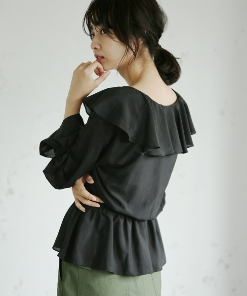 A part by(アパートバイ)の「Pフリルブラウジングブラウス 767932(シャツ/ブラウス・レディース・ブラック/オレンジ/オフホワイト・FREE)」の6枚目の写真