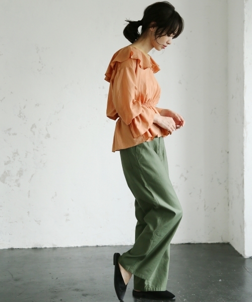 A part by(アパートバイ)の「Pフリルブラウジングブラウス 767932(シャツ/ブラウス・レディース・ブラック/オレンジ/オフホワイト・FREE)」の7枚目の写真