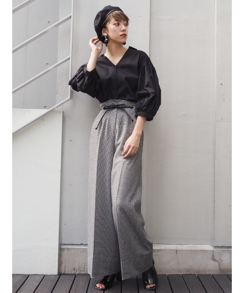 MURUA（ムルーア）の「ロープベルトハイウエストワイドパンツ（その他パンツ・レディース・ホワイト/グリーン・1/2）」の4枚目の写真