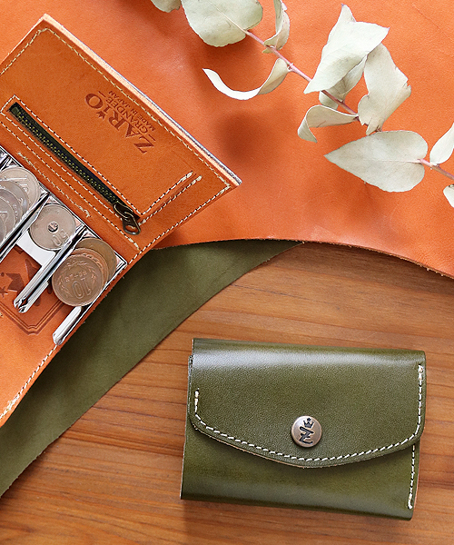 ZARIO-grandee-(ザリオ)の「栃木レザーバイカラーコインレール式収納コインケース(コインケース・メンズ・ブルー系その他/ブラック/ブラウン/グリーン/ネイビー/キャメル/オレンジ/モカ/ブラウン系その他・ONE SIZE)」の5枚目の写真