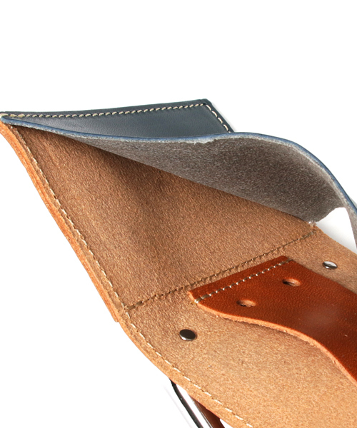 ZARIO-grandee-(ザリオ)の「栃木レザーバイカラーコインレール式収納コインケース(コインケース・メンズ・ブルー系その他/ブラック/ブラウン/グリーン/ネイビー/キャメル/オレンジ/モカ/ブラウン系その他・ONE SIZE)」の13枚目の写真