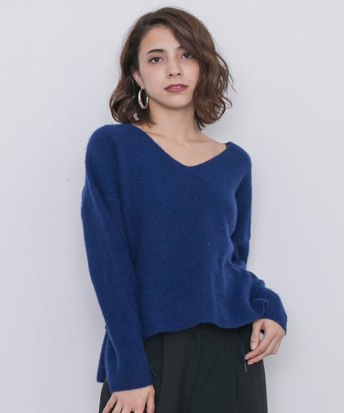 STUDIOUS(ステュディオス)の「アンゴラVネックデコルテニット(ニット/セーター・レディース・ライトグレー/インディゴブルー/オフホワイト/パープル・FREE)」の3枚目の写真